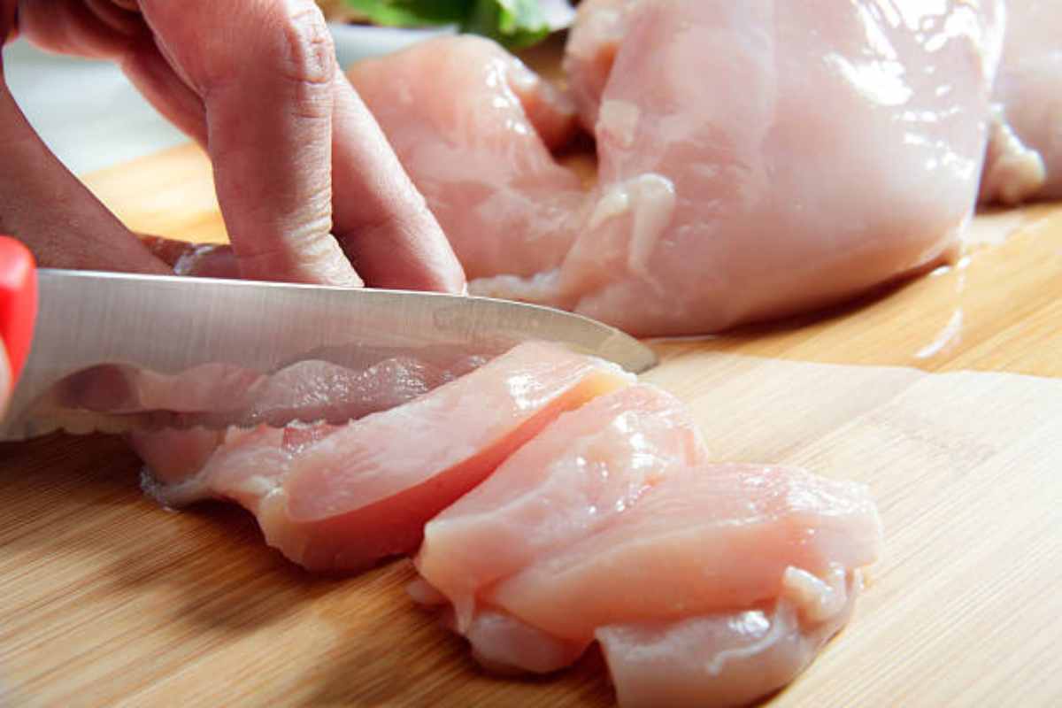 Perché il colore del petto di pollo non è mai lo stesso