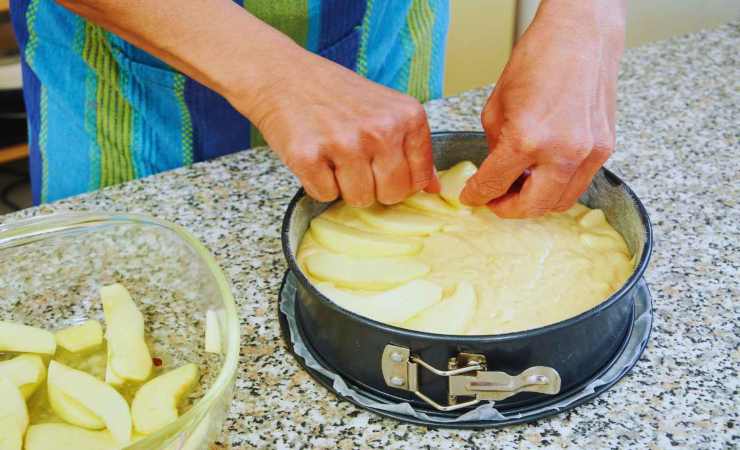 come fare la torta di mele cremosa